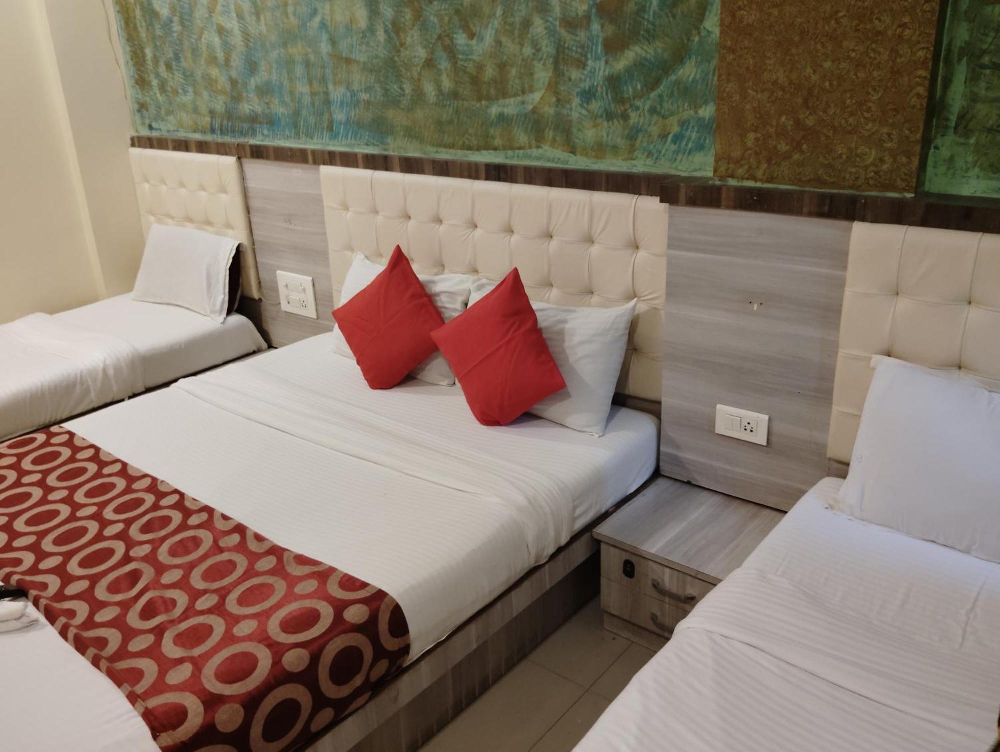 Hotel Golden Park Near Nesco Mumbai Dış mekan fotoğraf