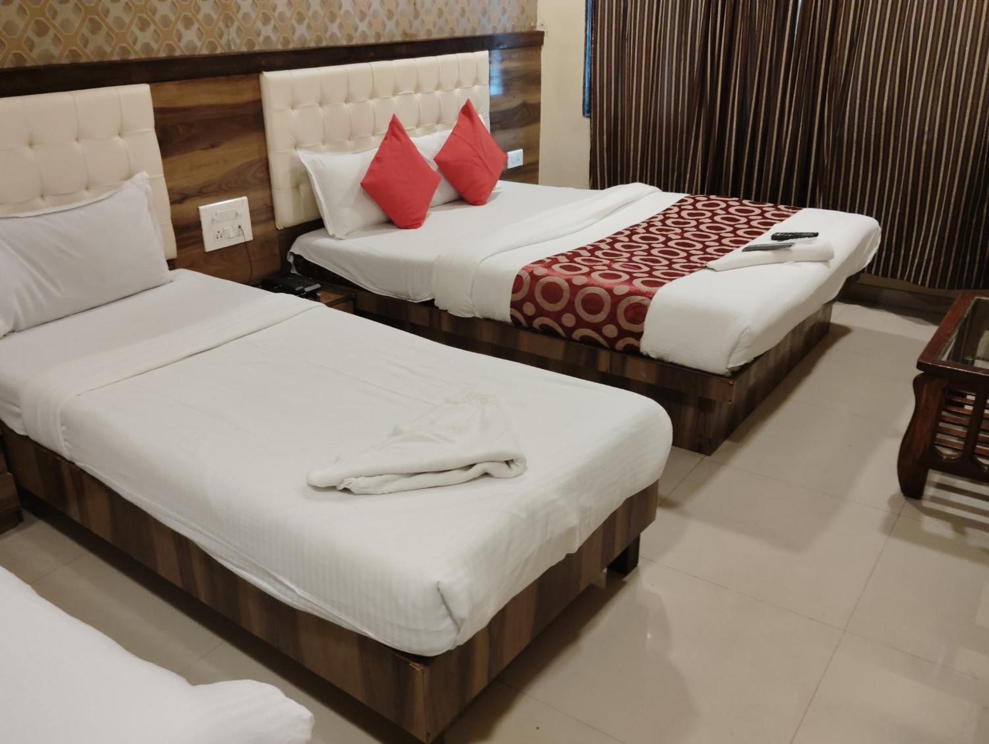 Hotel Golden Park Near Nesco Mumbai Dış mekan fotoğraf