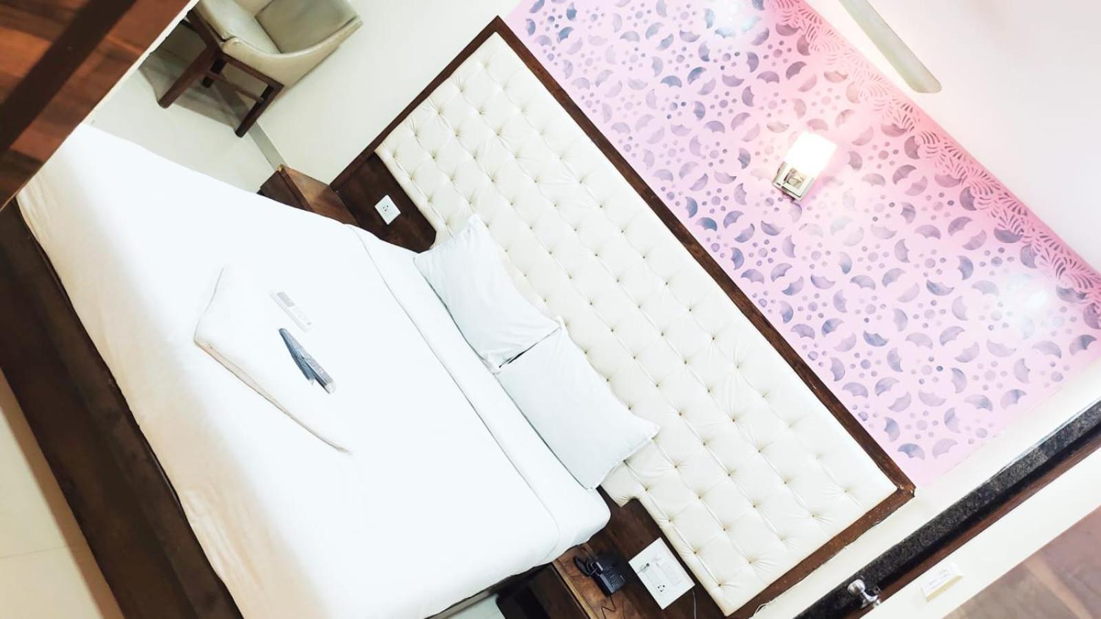 Hotel Golden Park Near Nesco Mumbai Dış mekan fotoğraf