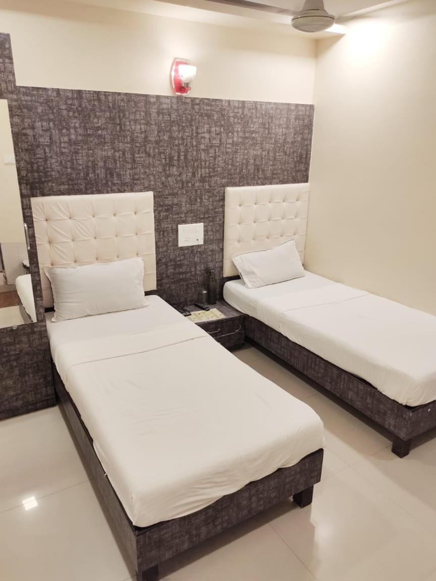 Hotel Golden Park Near Nesco Mumbai Dış mekan fotoğraf